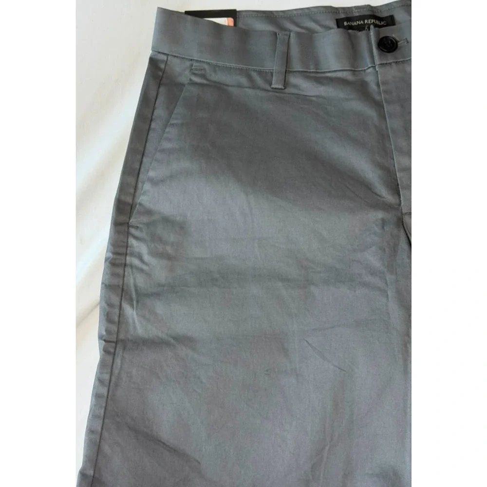 New Banana Republic Men’s Stretch Chino Shorts - Gray - Size 32 - 9